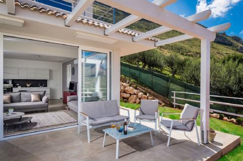 Villa Scire, Ferienhaus mit Pool, Tritt-Case in Italia