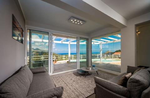 Villa Scire, Ferienhaus mit Pool, Tritt-Case in Italia