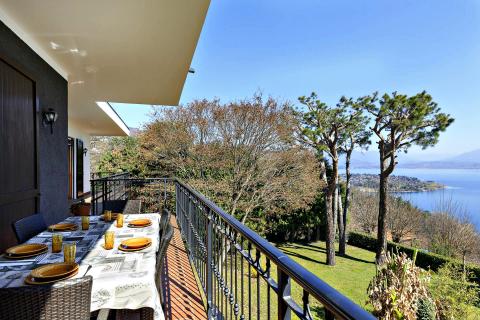Villa Isabella am Lago Maggiore mit Pool