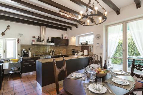 Freistehende Villa mit Pool, am Lago Maggiore, Tritt-Case in Italia