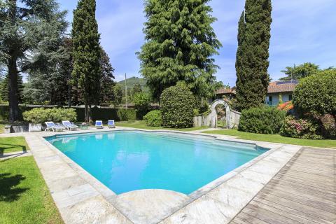Freistehende Villa mit Pool, am Lago Maggiore, Tritt-Case in Italia