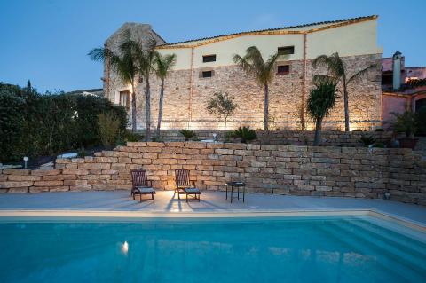 Ferienhaus mit 2 Wohnungen im Westen Siziliens, Tritt-Case in Italia