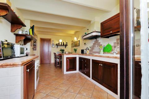 Freistehende Villa mit Pool in Le Marche. Tritt-Case in Italia