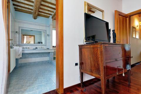 Freistehende Villa mit Pool in Le Marche. Tritt-Case in Italia