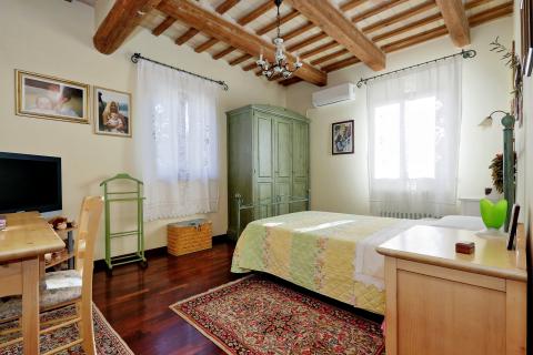 Freistehende Villa mit Pool in Le Marche. Tritt-Case in Italia