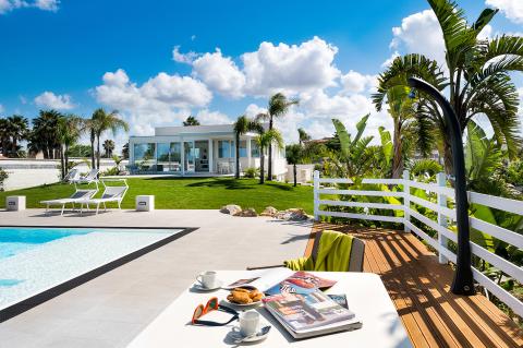 Freistehende Villa mit Pool, nur 300 m vom Strand, Sizilien, Italien, Tritt-Case in Italia