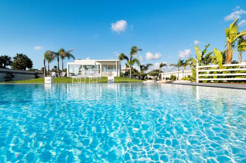 Freistehende Villa mit Pool, nur 300 m vom Strand, Sizilien, Italien, Tritt-Case in Italia