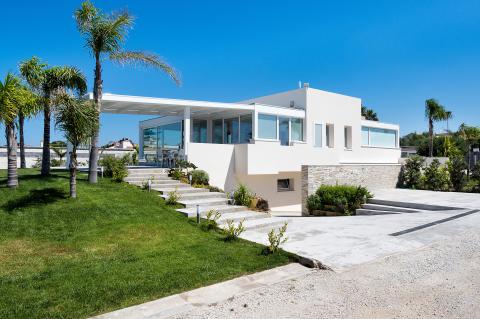 Freistehende Villa mit Pool, nur 300 m vom Strand, Sizilien, Italien, Tritt-Case in Italia