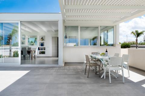 Freistehende Villa mit Pool, nur 300 m vom Strand, Sizilien, Italien, Tritt-Case in Italia