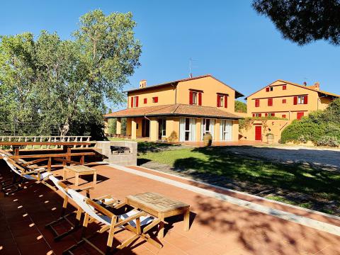 Agriturismo Massa Marittima , Tritt-Case in Italia