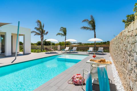 Freistehende Villa mit Pool, nur 300m vom Strand, Sizielien, Tritt-Case in Italia