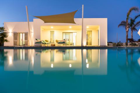 Freistehende Villa mit Pool, nur 300m vom Strand, Sizielien, Tritt-Case in Italia