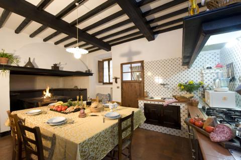 Historische Villa del Monte in gewaltiger Lage | Tritt-toskana.de