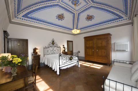 Historische Villa del Monte in gewaltiger Lage | Tritt-toskana.de