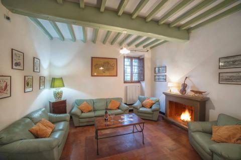 Historische Villa del Monte in gewaltiger Lage | Tritt-toskana.de