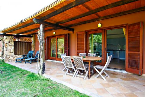 Ferienwohnungen im Norden Sardiniens mit privatem Strand, Tritt Case in Italia