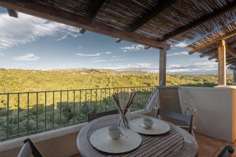 Residence Baja Sardinia, Tritt Case in Italia