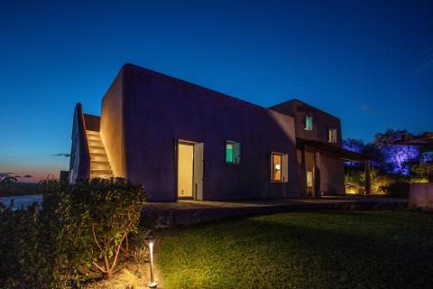 Villa Luxi auf Sardinien, Tritt-Case in Italia