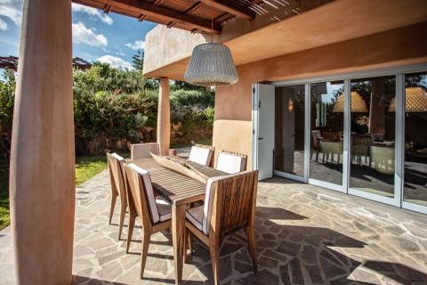 Villa Luxi auf Sardinien, Tritt-Case in Italia