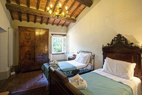 Luxus Villa mit Pool bei Cortona für 10 Personen, Tritt-Toskana.de