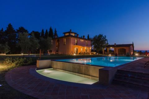 Luxuriöse Villa Montelopio für 8 Personen | Tritt-toskana.de