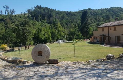 4 Ferienwohnungen im grünen Herzen der Toskana, Tritt-Case in Italia