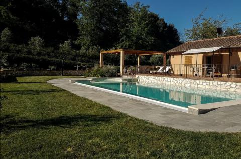 4 Ferienwohnungen im grünen Herzen der Toskana, Tritt-Case in Italia