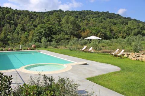 4 Ferienwohnungen im grünen Herzen der Toskana, Tritt-Case in Italia