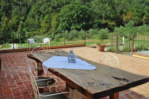 4 Ferienwohnungen im grünen Herzen der Toskana, Tritt-Case in Italia