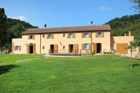 4 Ferienwohnungen im grünen Herzen der Toskana, Tritt-Case in Italia