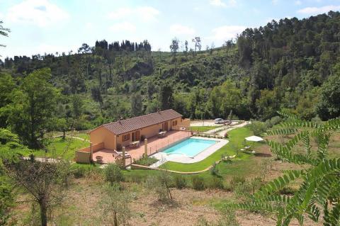 4 Ferienwohnungen im grünen Herzen der Toskana, Tritt-Case in Italia