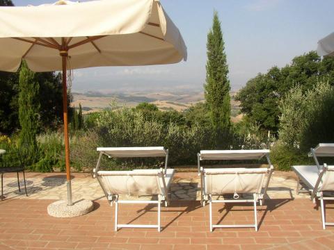 Schöne Ferienwohnungen mit Pool und Klimaanlage |Tritt-Toskana.de