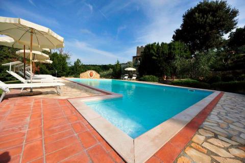 Schöne Ferienwohnungen mit Pool und Klimaanlage |Tritt-Toskana.de