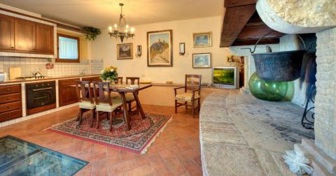 Schöne Ferienwohnungen mit Pool und Klimaanlage |Tritt-Toskana.de