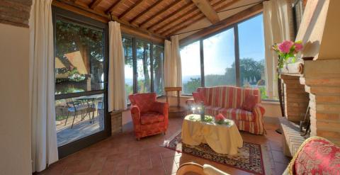 Schöne Ferienwohnungen mit Pool und Klimaanlage |Tritt-Toskana.de