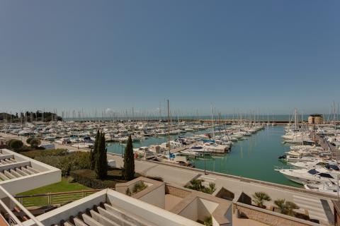 Luxus Ferienwohnungen in einem Yachthafen im Süden der Toskana