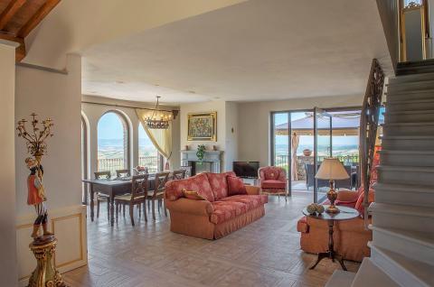 Luxus-Villa mit privatem Pool mitten in den Hügeln der Toskana