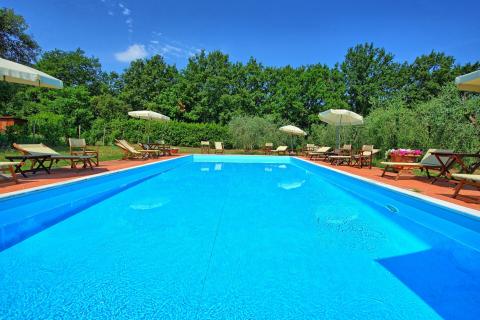 Villa Cerreto, Tritt Case in Italia