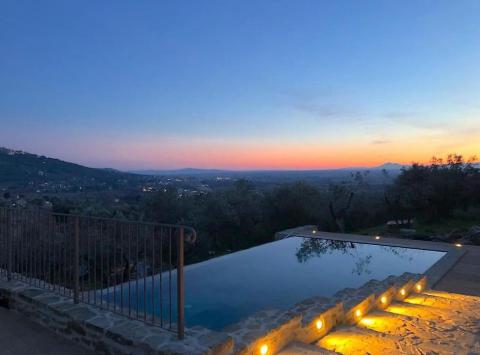 Luxus Villa mit Pool bei Cortona für 11 Personen, Tritt-Toskana.de