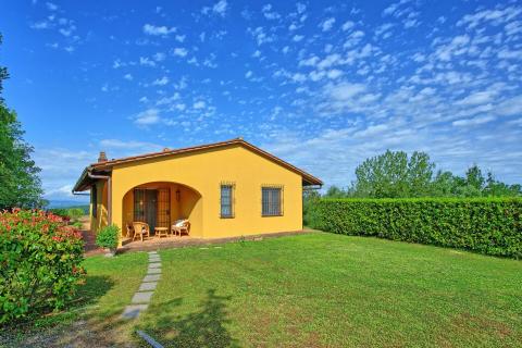 Freistehendes Ferienhaus für bis zu 8 Personen in den Hügeln der Toskana, Tritt Case in Italia
