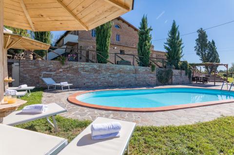 Agriturismo Podere Albereto mit Ferienwohnungen und Pool, Tritt Case in Italia