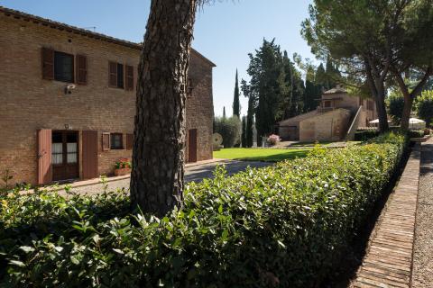 Agriturismo mit Luxusvilla und 11 Ferienwohnungen in der Toskana, Tritt Case in Italia