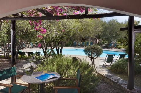 Cala di Falco Resort im Norden Sardiniens, Tritt Case in Italia