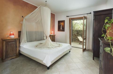 Cala di Falco Resort im Norden Sardiniens, Tritt Case in Italia