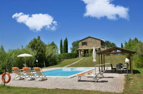 Freistehendes Ferienhaus mit Pool bei Pisa