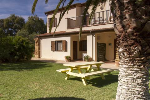 Residence Corallo, Ferienwohnungen Sardinien. Tritt Case in Italia