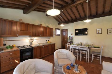 freistehendes Ferienhaus mit Pool bei Calci