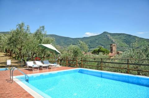 freistehendes Ferienhaus mit Pool bei Calci