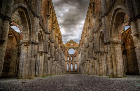 Die Abtei von San Galgano und das Geheimnis des Schwertes im Felsen