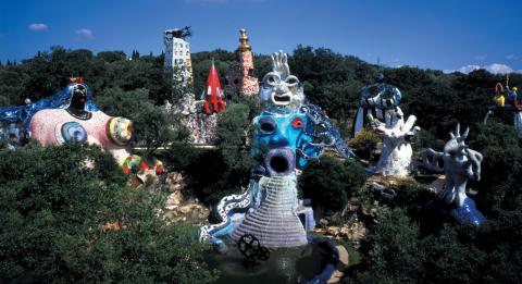 Ein Traum von Kunst im Grünen - der Tarotgarten von Niki de Saint Phalle